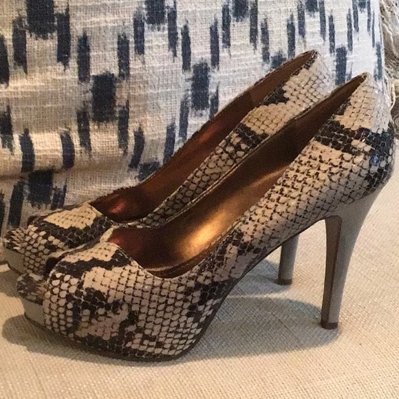 Nine West pumps faux snake print - Picture 3 of 9